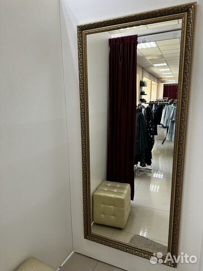 Зеркало в раме в полный рост