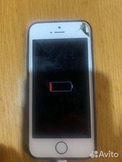 Телефон iPhone se 1