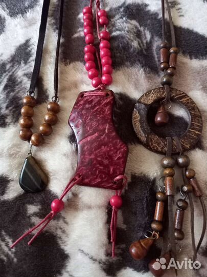 Бусы, подвески