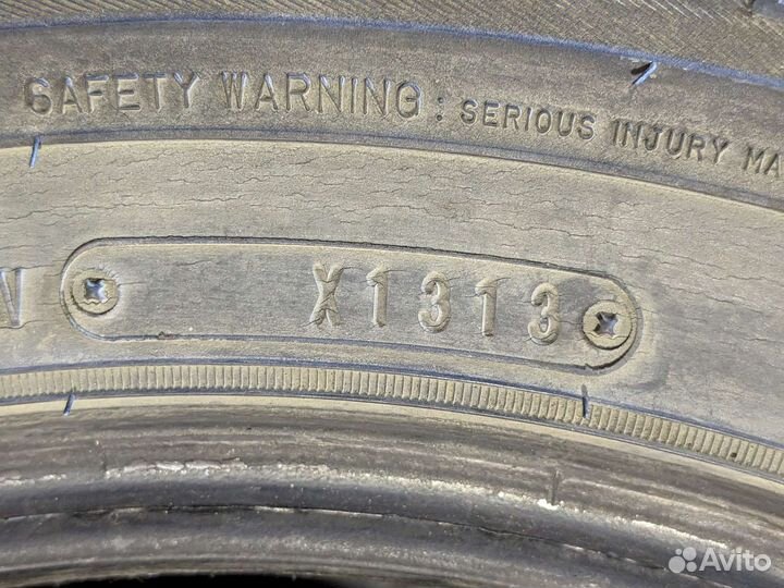 Dunlop SP Winter Ice 01 215/70 R16 100T