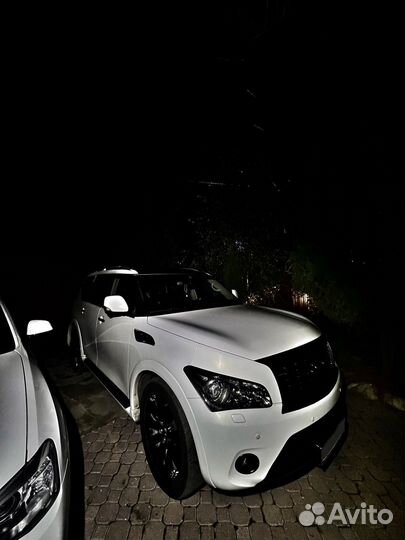 Infiniti QX56 5.6 AT, 2010, 179 000 км