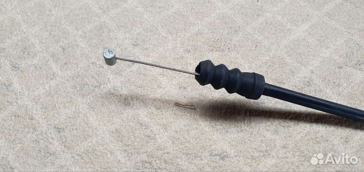 Трос капота бмв Е60