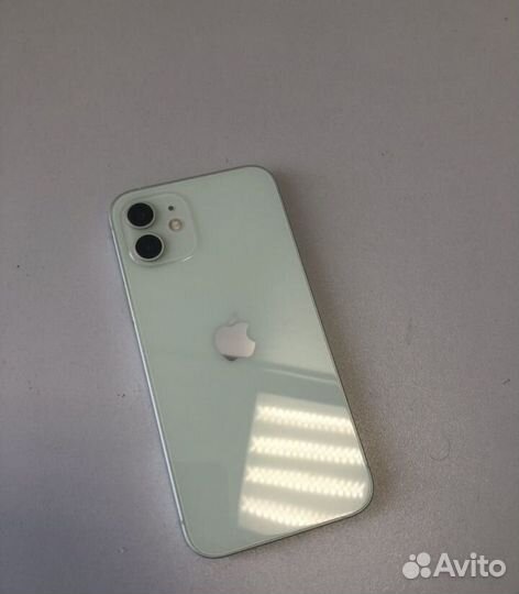 iPhone 12, 64 ГБ