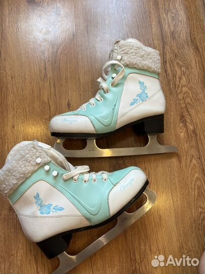 Коньки фигурные женские 39 размер