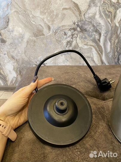 Чайник электрический бу 1.7л в рабочем состоянии