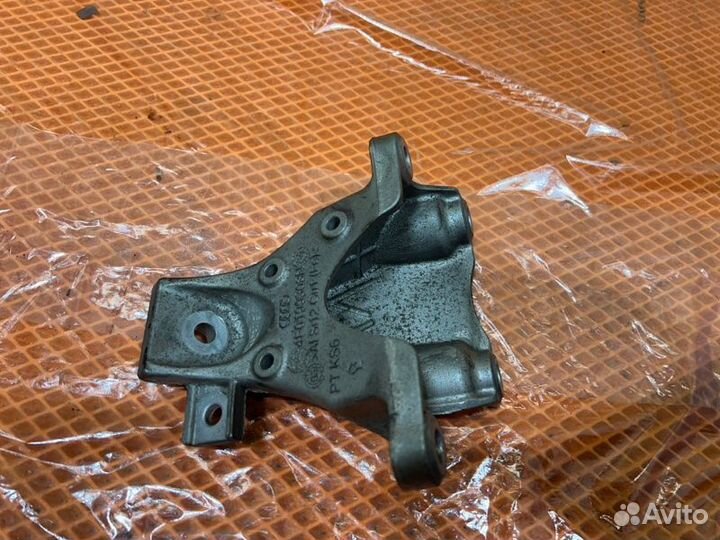 Кронштейн Audi A6 C6 4F AUK 2006