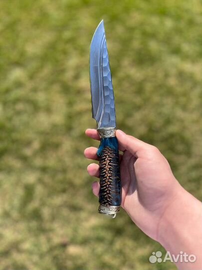 Нож ручной работы из дамасской стали