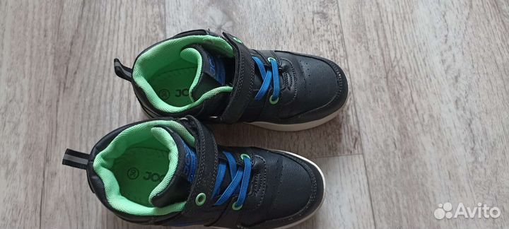 Кроссовки детские