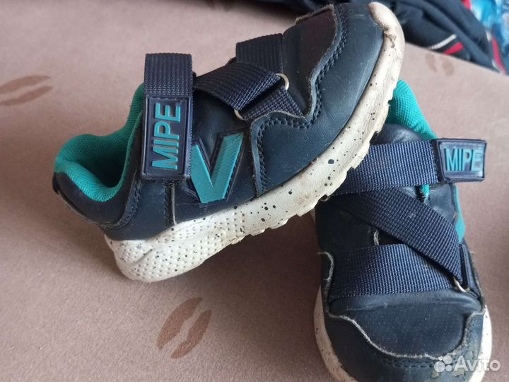 Кроссовки детские