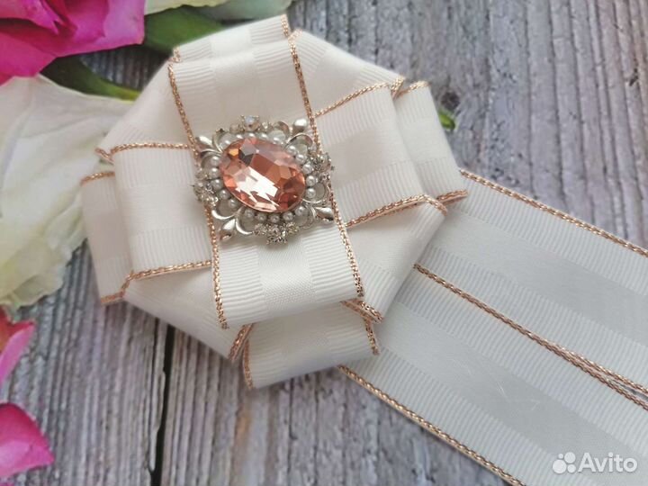 Галстук - брошь, различные варианты