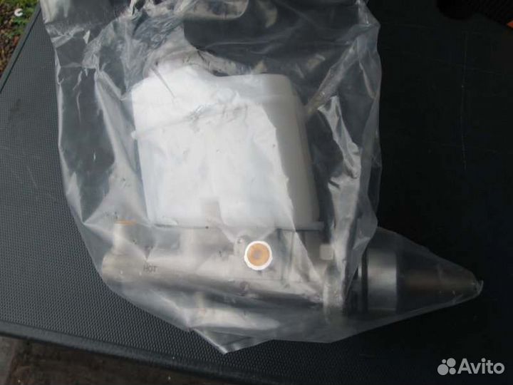 Главный тормозной цилиндр Toyota Camry ACV30