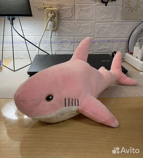 Мякгая игрушка акула