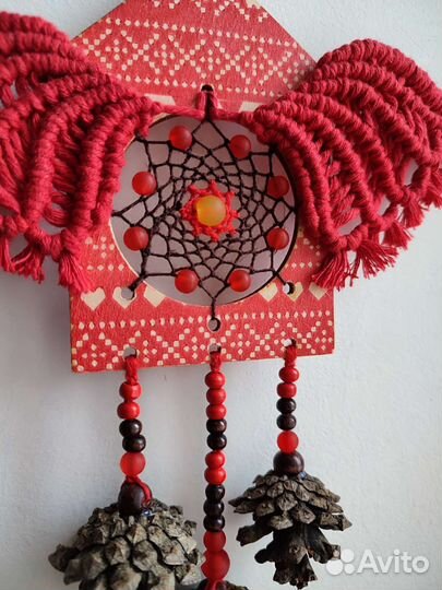 Оберег ловец снов домик, с крыльями, перьями