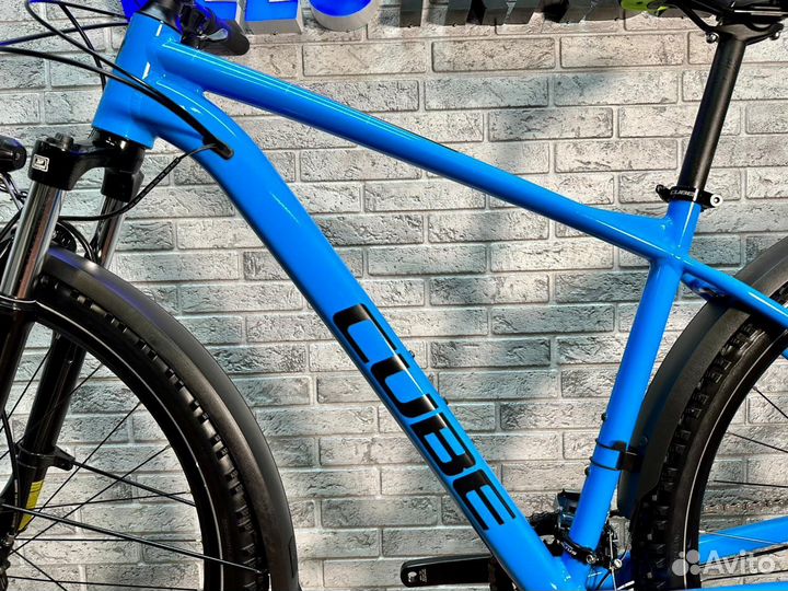 Cube AIM Race Allroad 29/Рама M (2022) - Свет