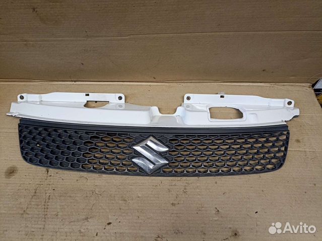 Решетка радиатора suzuki swift 3