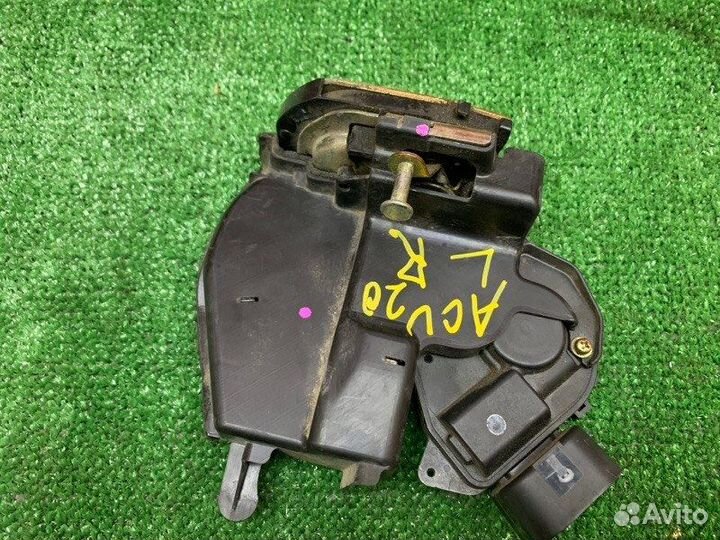 Замок двери задний левый Toyota Kluger V ACU20W