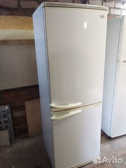 Холодильник Современный Отличный
