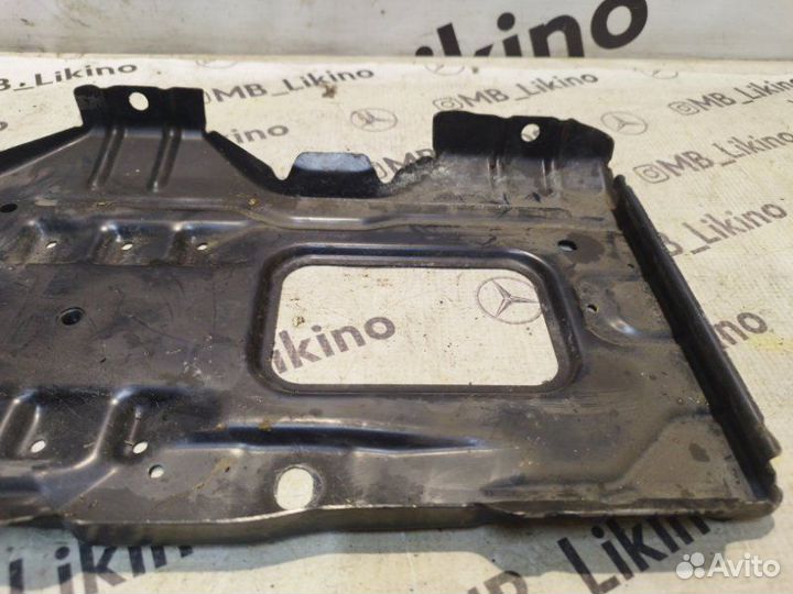 Кронштейн аккумулятора Mercedes C-Class W204