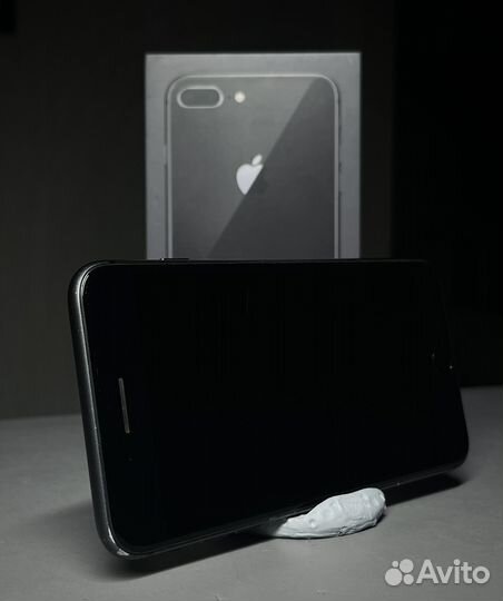 iPhone 8 Plus, 64 ГБ