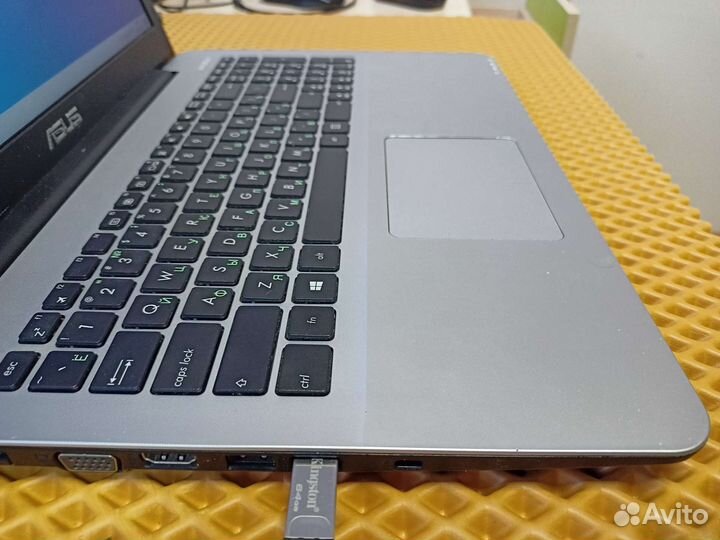 Игровой asus i3 4005u/8 gb DDR3/gt 920m 2gb/ssd+