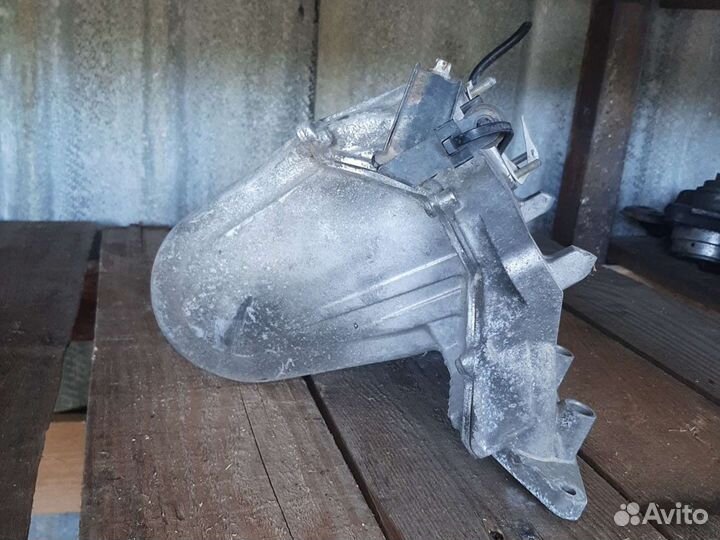 Коллектор впускной Opel Astra F 90573432