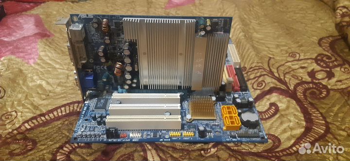Материнская плата с процессором