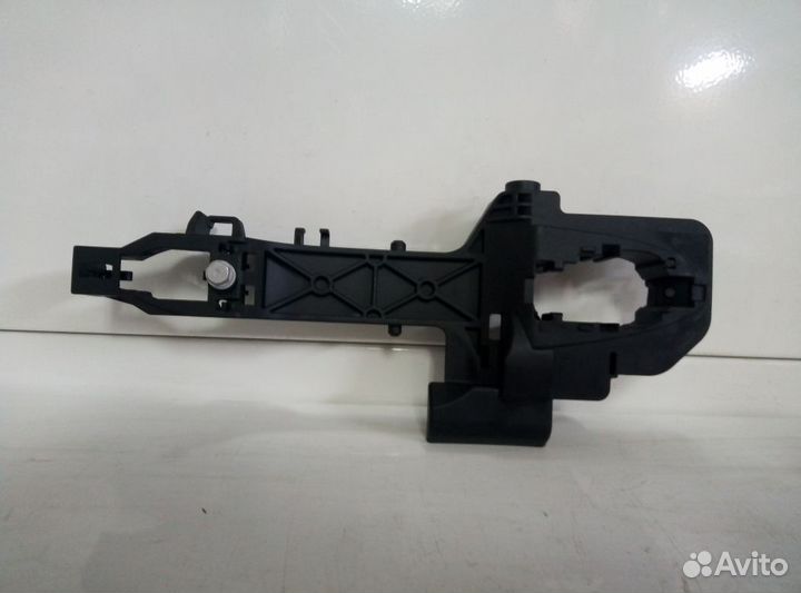 Кронштейн ручки двери передней левой Kia Ceed 12