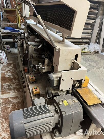 Кромкооблицовочный станок