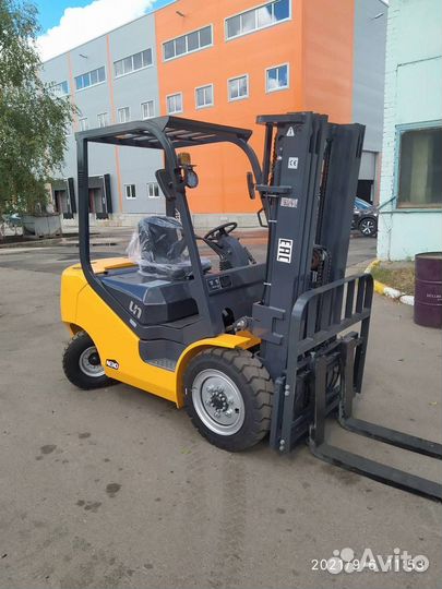 Вилочный погрузчик UN Forklifts FD30T, 2023