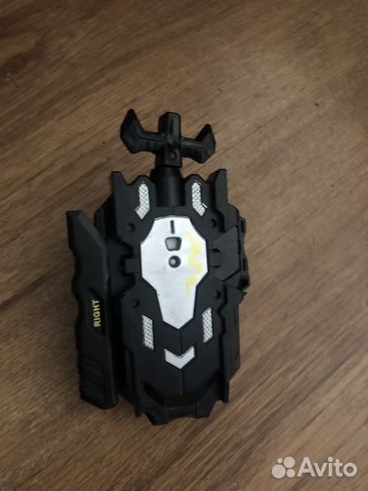 Запускала от бейблэйд бёрст хорошая сильная