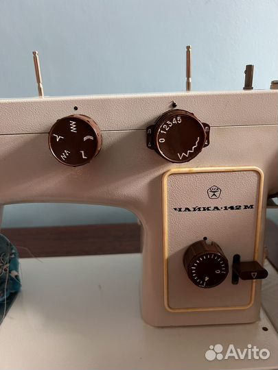 Швейная машинка с тумбой