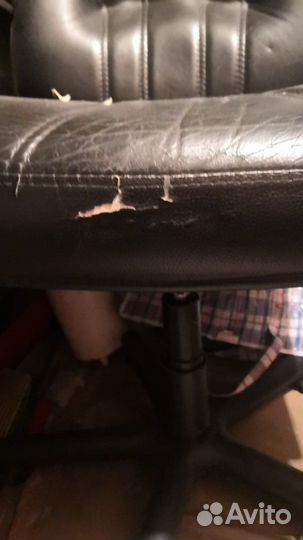 Офисное кресло