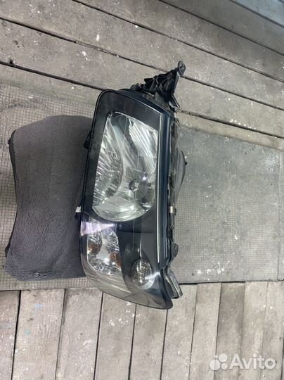 Фара передняя левая на субару форестер sg5