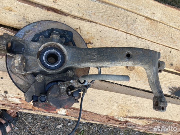 Поворотный кулак audi a4 b5