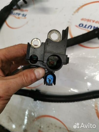 Провод стартера Volvo V60 2.0 дизель D5204T 2014