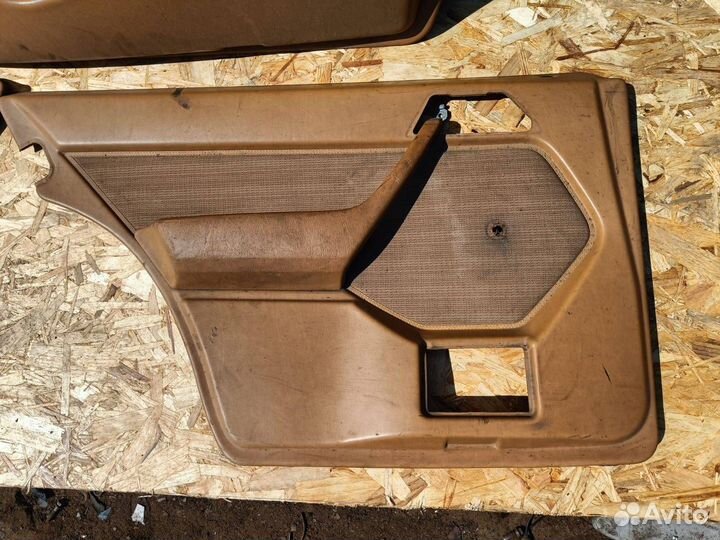 Дверные карты Mercedes w124