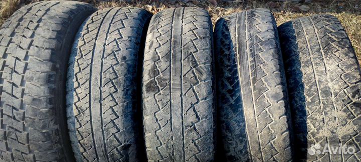Maxtrek SU-800 235/75 R15