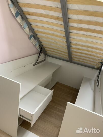 Кровать двухспальная с матрасом 140 190