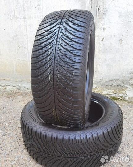 Goodyear Vector 4Seasons 235/55 R17 103V