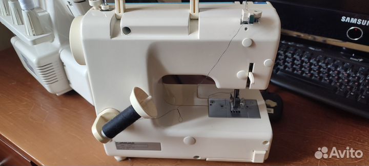 Оверлок janome 205d и швейная машина