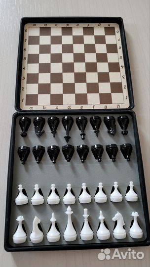 Вещи СССР. Мини шахматы.Разновесы. Часы- брелок