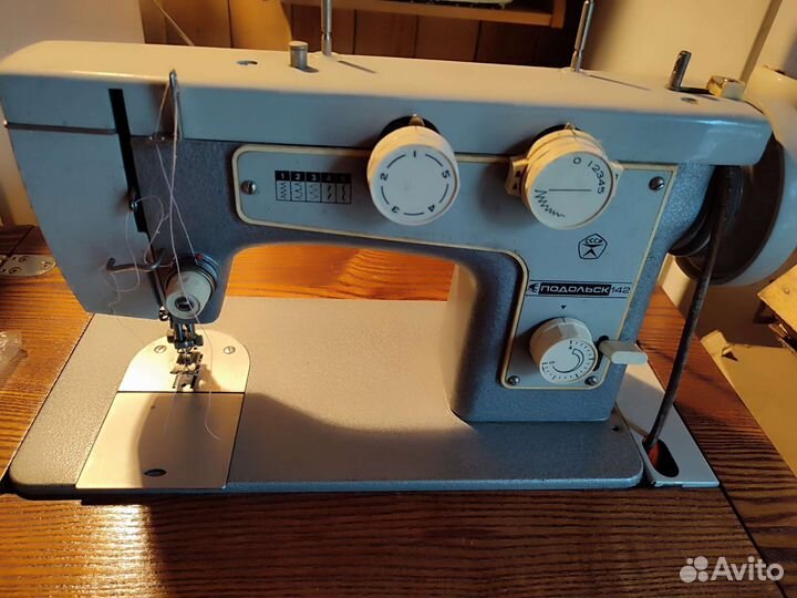 Швейная машинка Подольск 142