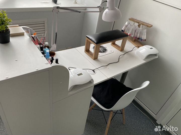 Стол для мастера маникюра