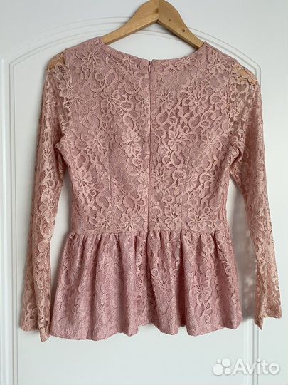 Костюм с юбкой S