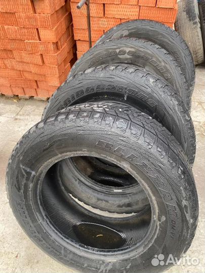 Bridgestone Blizzak DM-V1 285/60 R18 116R