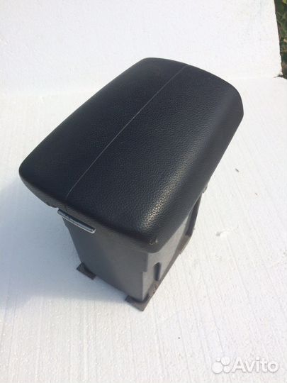 Подлкотник KIA sorento XM 2009-2012