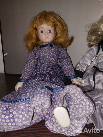 Кукла фарфоровая