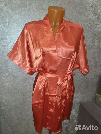 Халат женский шёлковый р-р 44-48
