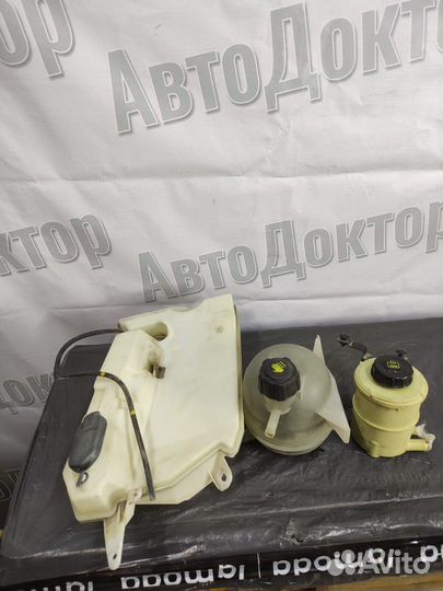 Бачки Nissan Almera G15