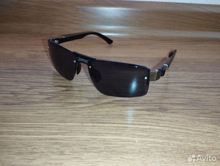 Солнцезащитные очки мужские